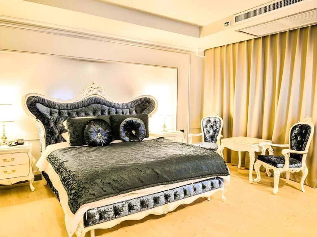 Alvarez Hotel Бурірам Екстер'єр фото