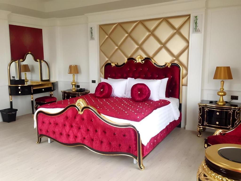 Alvarez Hotel Бурірам Екстер'єр фото